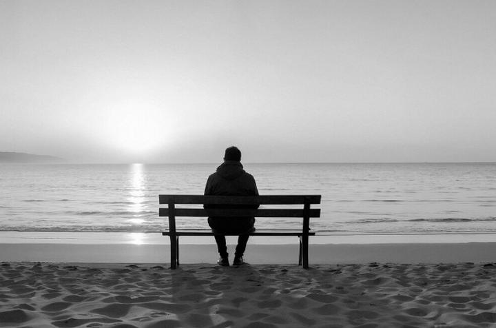 Jak poezja pomaga w żałobie