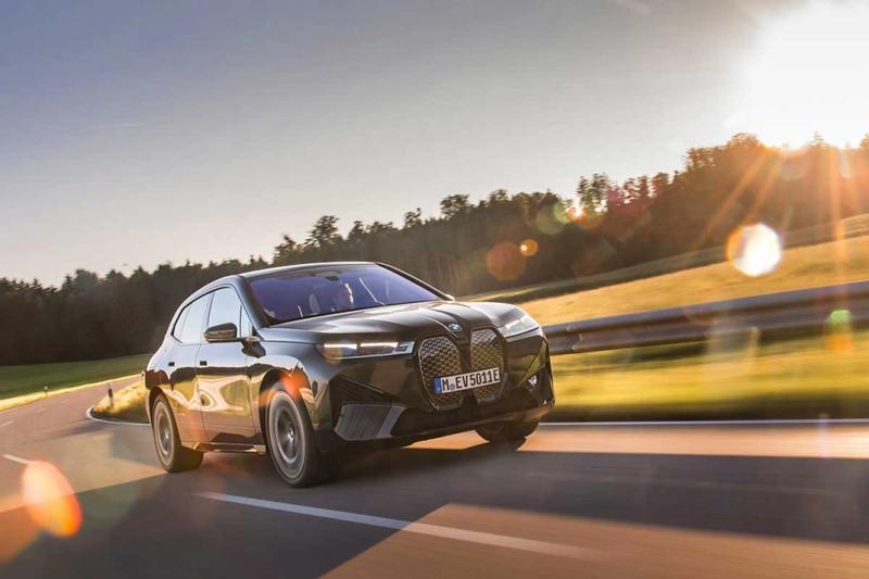 Przewodniki po świecie samochodów