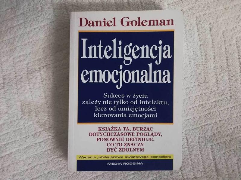 Książki, które skutecznie rozwijają inteligencję – odkryj swoje czytelnicze skarby