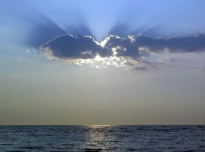 Poezja w chmurach – wiersze o niebie pełnym marzeń