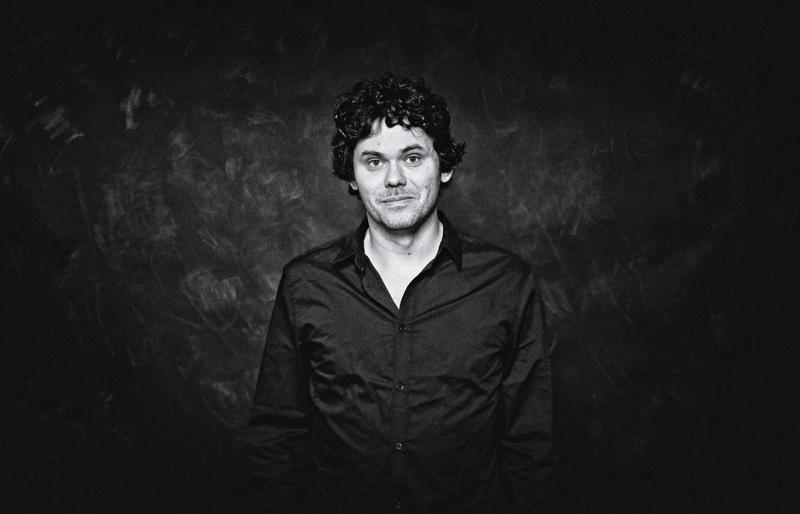 Grzegorz Uzdański odkrywa nowe wiersze sławnych poetów w nietypowy sposób