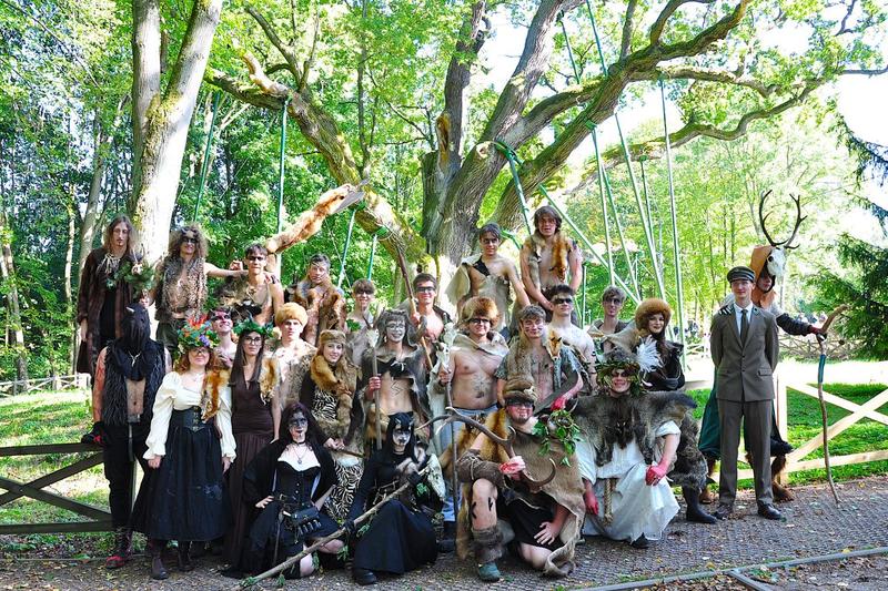 Odkrywanie radości i nadziei w poezji: wiersze, które inspirują