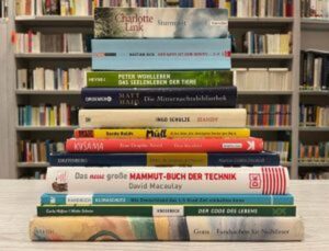 Książkowe inspiracje: jaka książka dla nowożeńców idealnie sprawdzi się jako prezent?