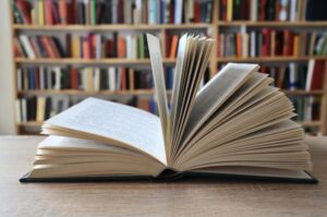 Odkryj fascynujący świat: jak zakup książki przenosi w inny wymiar