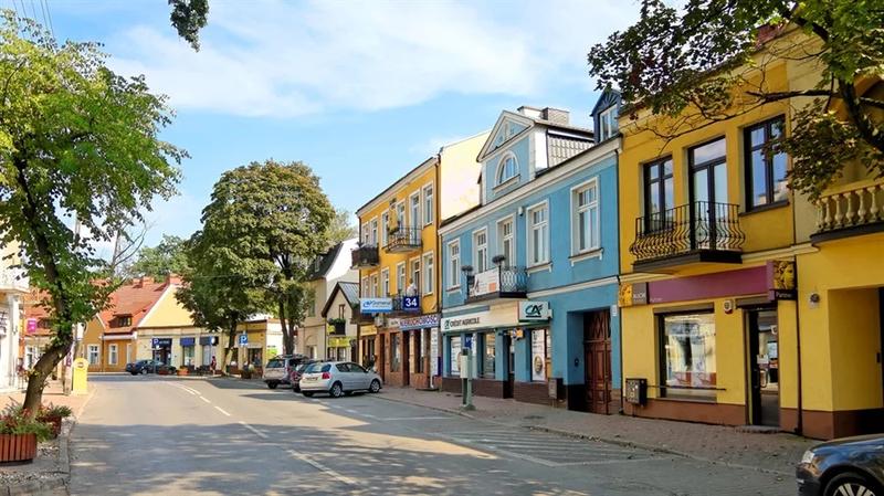 Poetycka magia zachodu słońca w Milanówku