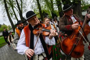 Wiersze w gwarze góralskiej – piękno tradycji i emocji spisane w słowach