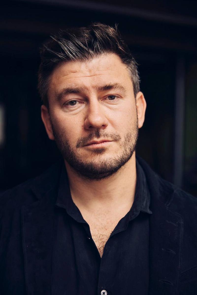 Dmitry Glukhovsky poza Metrem 2033