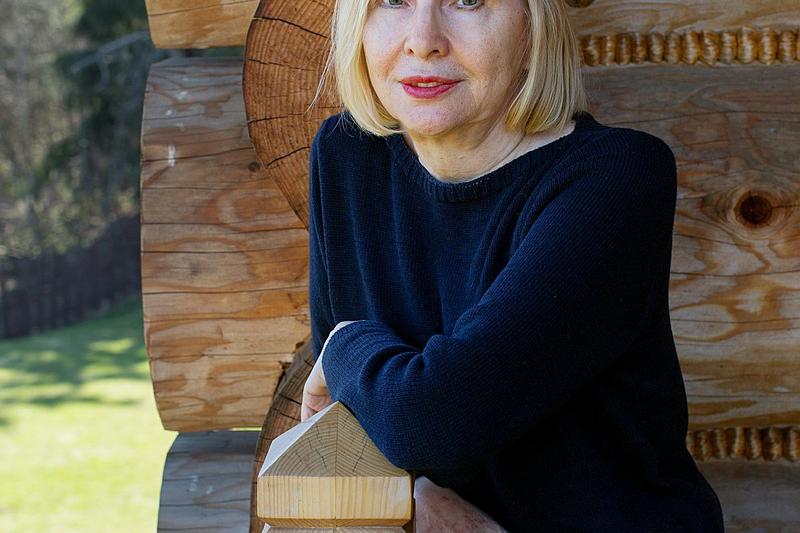 Maria Nurowska dziesięć godzin – pasjonująca podróż przez emocje i historie