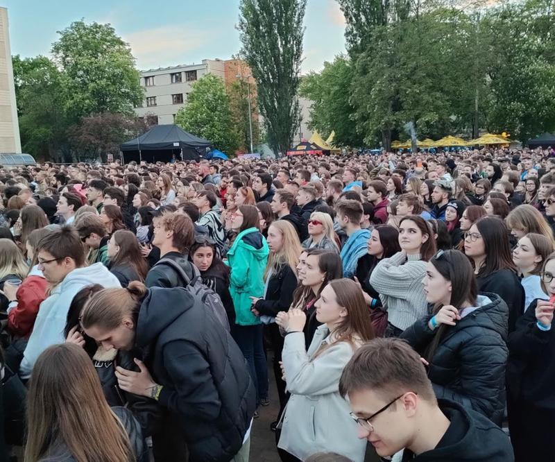 Wiersz o dniu świra – trochę szaleństwa w codzienności